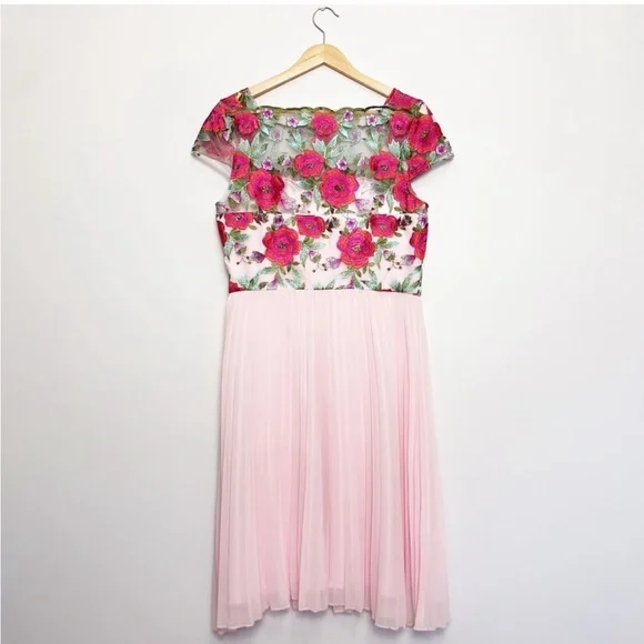 Chi Chi London Floral Pink Midi Dress - Picture 5 of 9